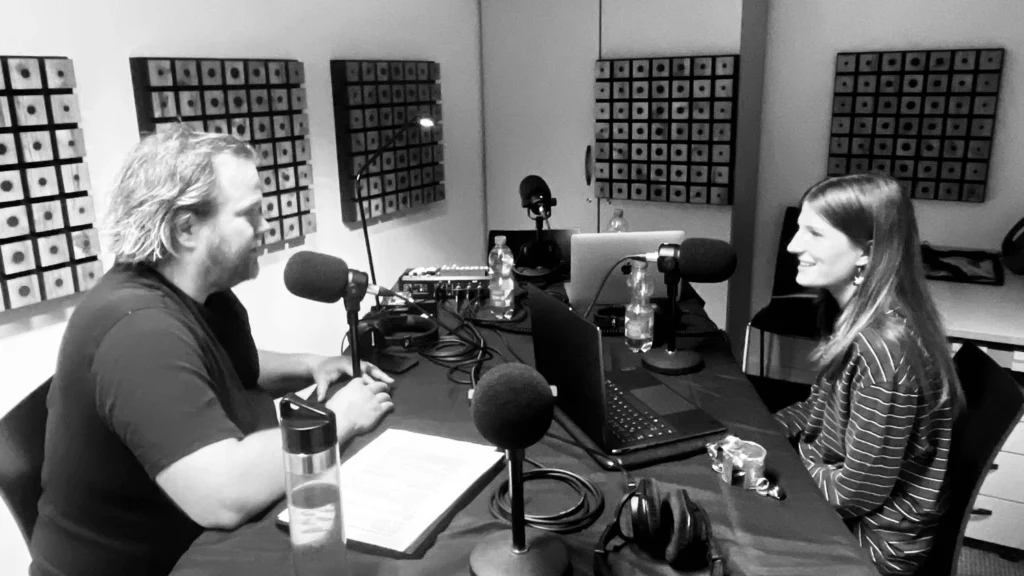 podcast-aufnahme-im-studio